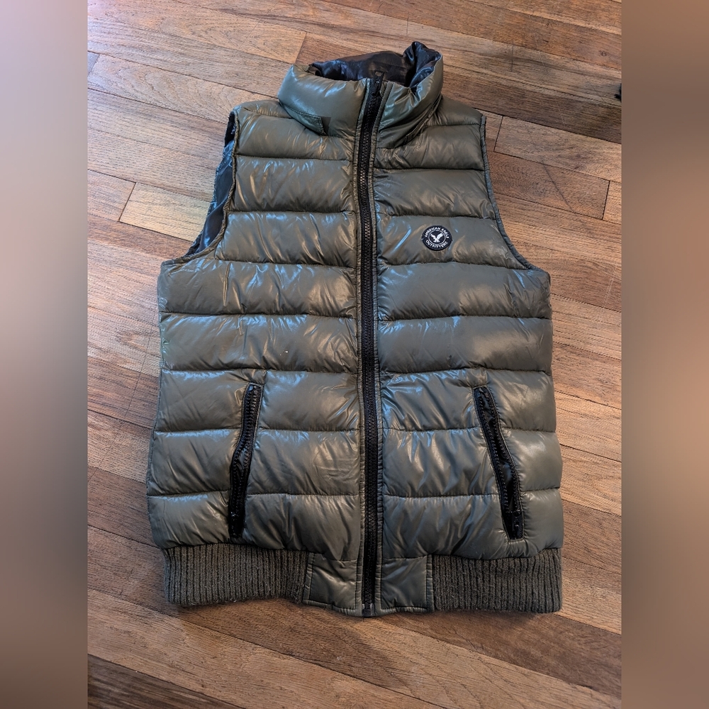 American Eagle Green Puffy Vest Size Medium